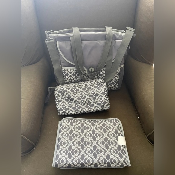 Boppy Bag BABY DIAPER BAG, CROSSBODY BAG (changing pad incl. and pochette) - Picture 1 of 10